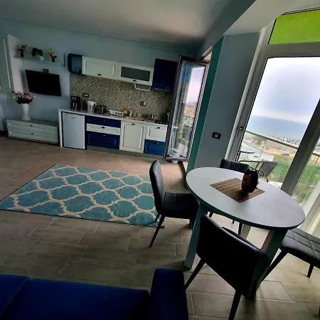 Alezzi Majestic 97 Apartment Navodari